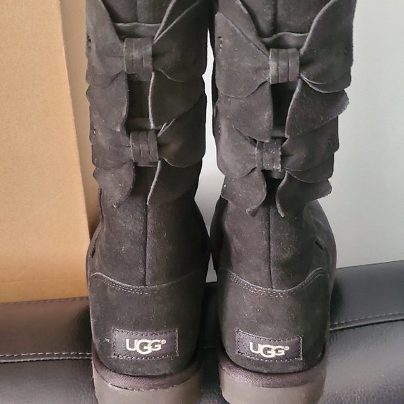 UGG Other - NWT NIB UGG Australia Womens Girls boots size 5